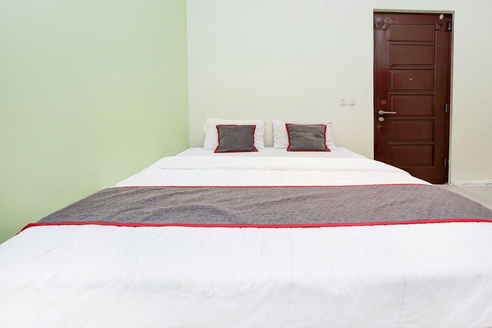 Hotel O Tangerang Near Supermall Karawaci  Formerly Bromo 18 Deluxe Double Room 5