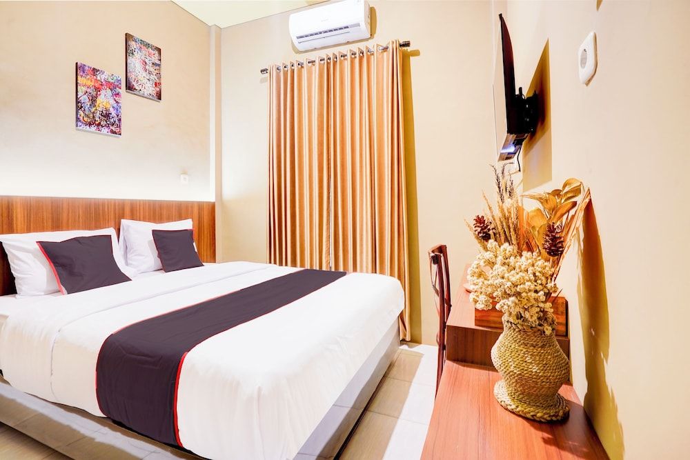 Collection O Padang City Center Near Transmart Padang Formerly De Orchids Deluxe Double Room 4