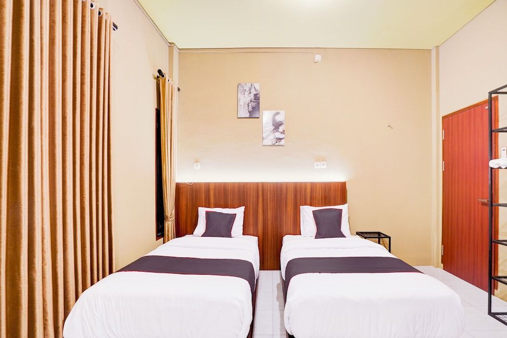 Collection O Padang City Center Near Transmart Padang Formerly De Orchids Deluxe Twin Room 3