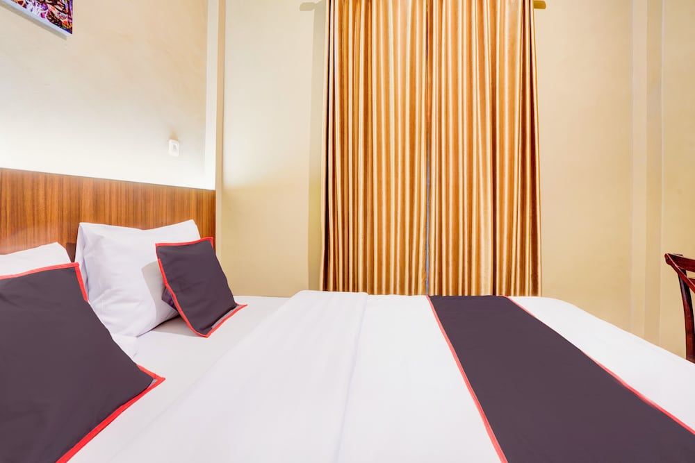 Collection O Padang City Center Near Transmart Padang Formerly De Orchids Deluxe Double Room 2
