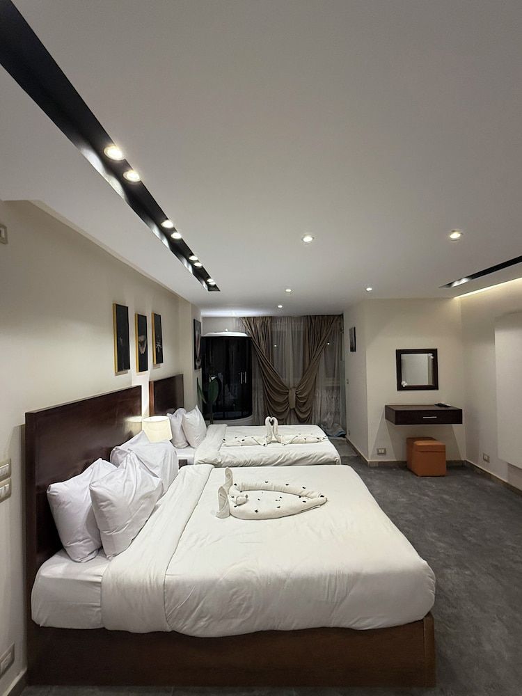 Topaz Pyramids view inn Deluxe Double Room 5