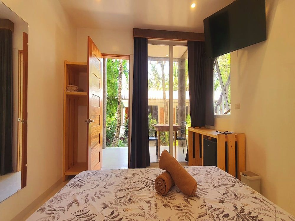 GARDEN BUNGALOW (2 QUEEN BEDS)