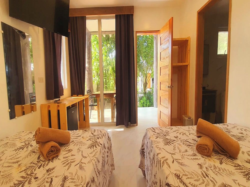 GARDEN BUNGALOW (KING BED)