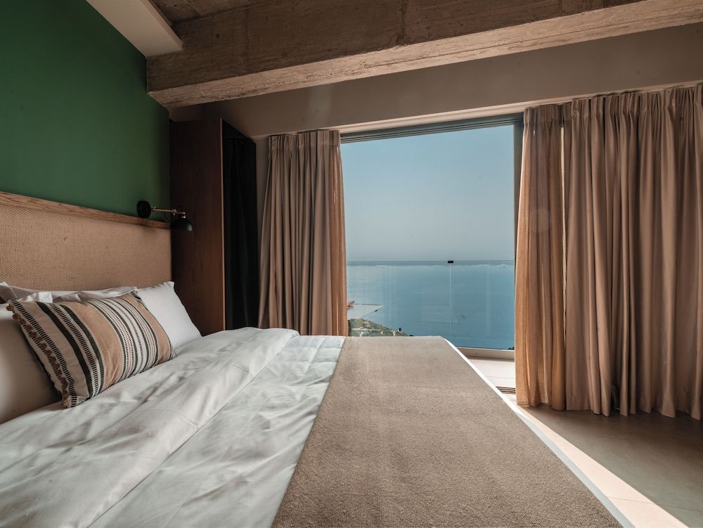 3 Bedrooms Grand Villa with Private Heated Pool