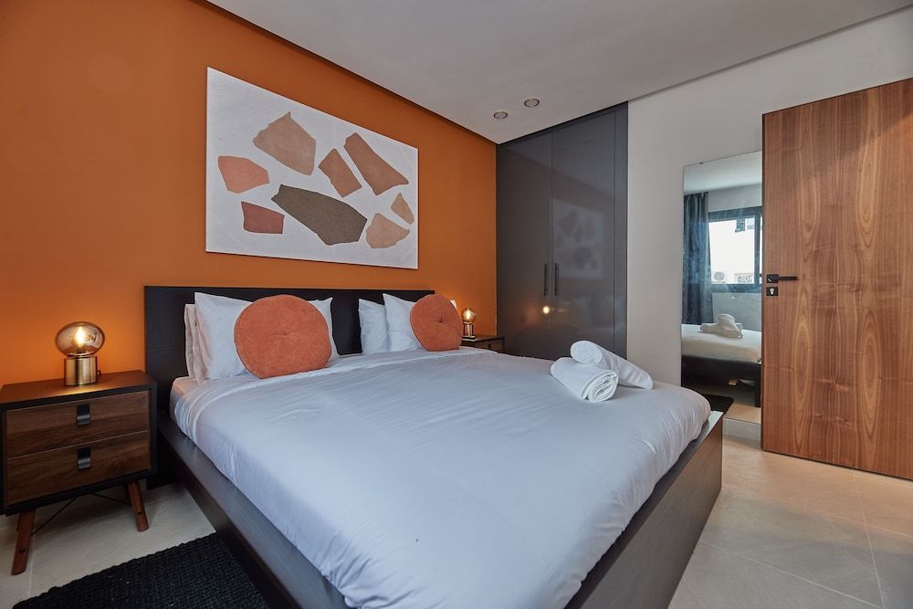 Deluxe Apartment