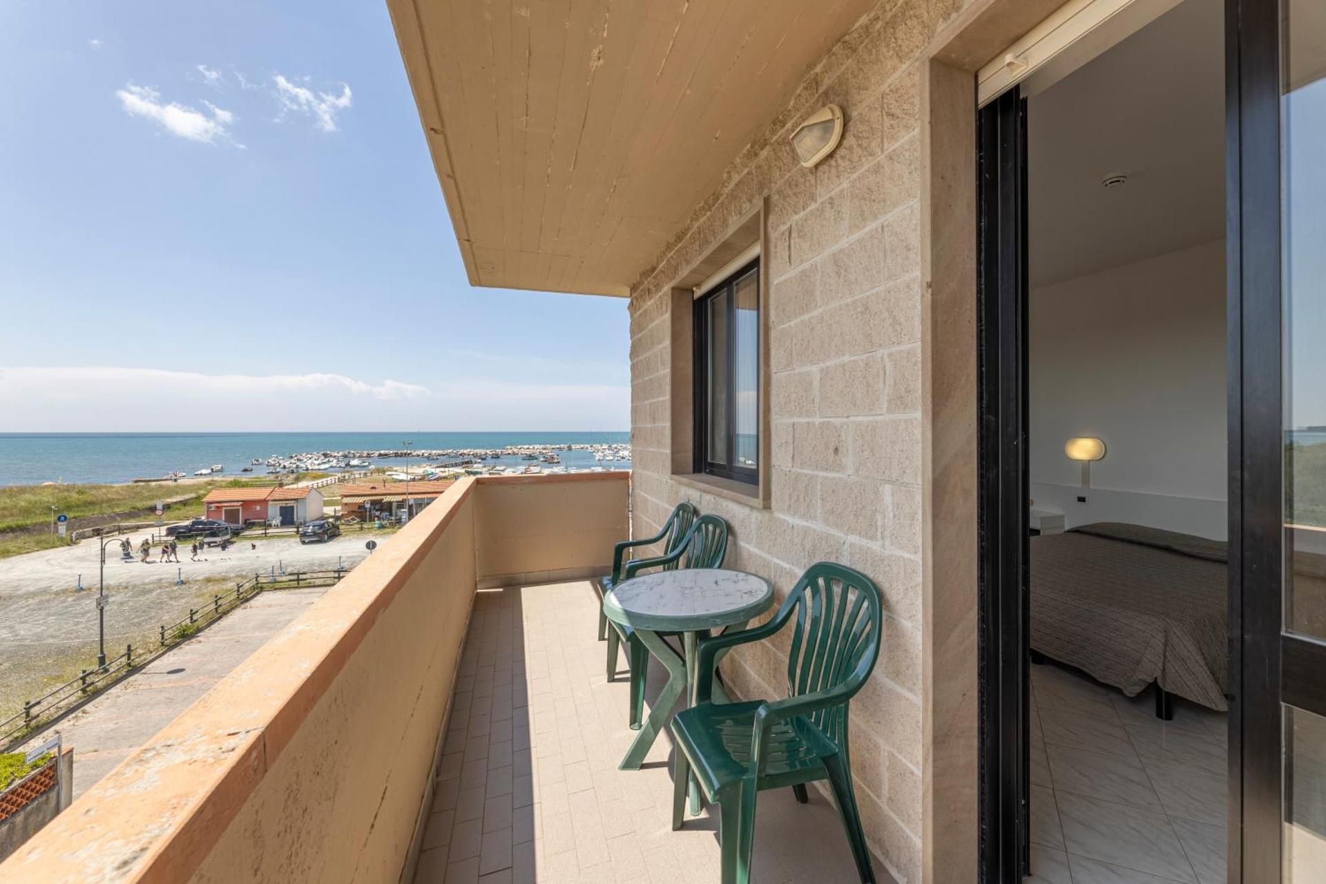 Standard Triple Room with Sea View