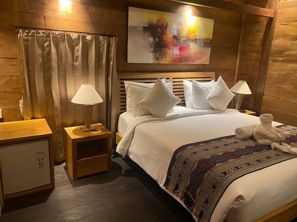 Kubu Sakian Villa Deluxe Double Room, Pool View 4