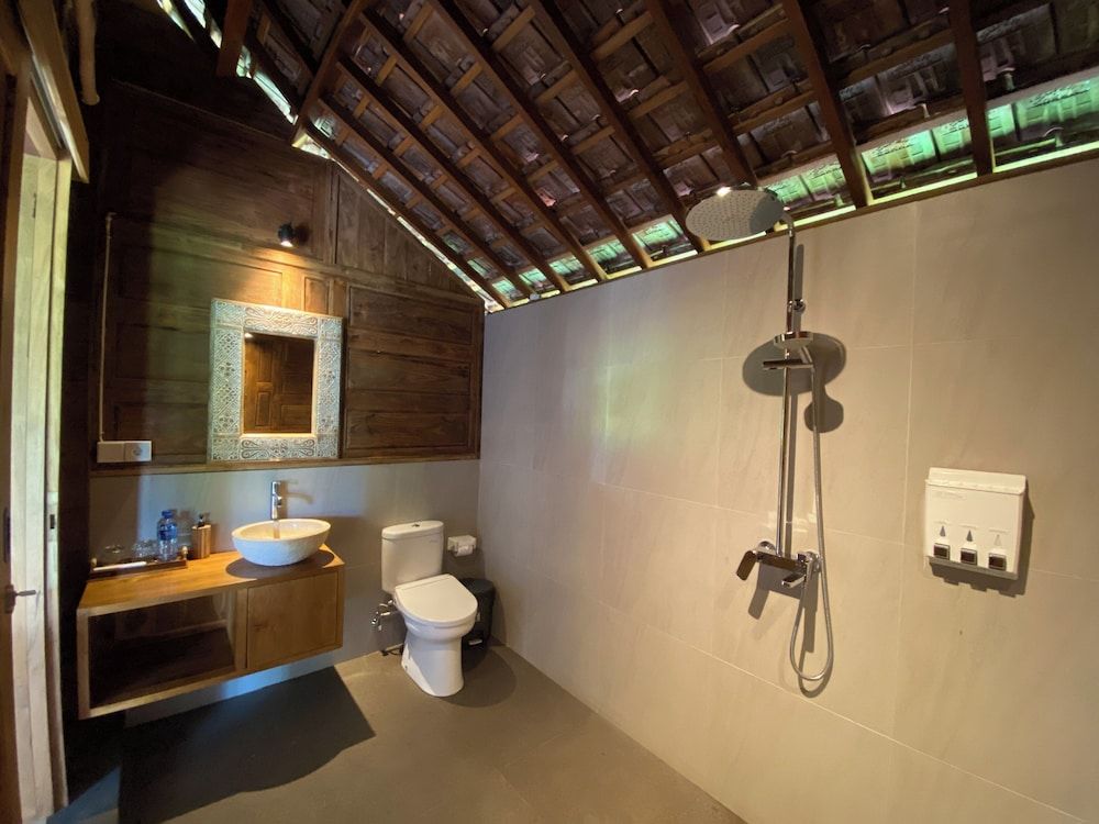 Kubu Sakian Villa Deluxe Double Room, Garden View 16