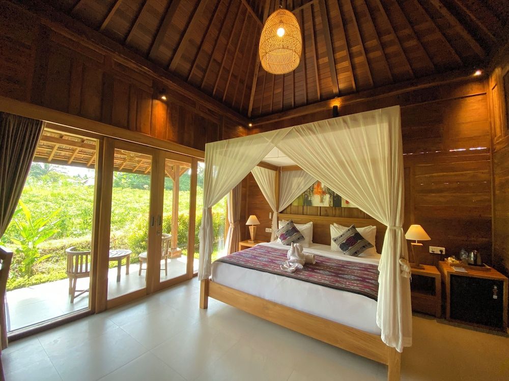 Kubu Sakian Villa Deluxe Double Room, Garden View 5