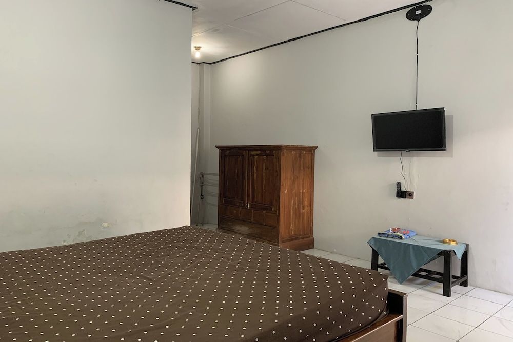 Hotel Merak Indah Deluxe Room, Terrace 13