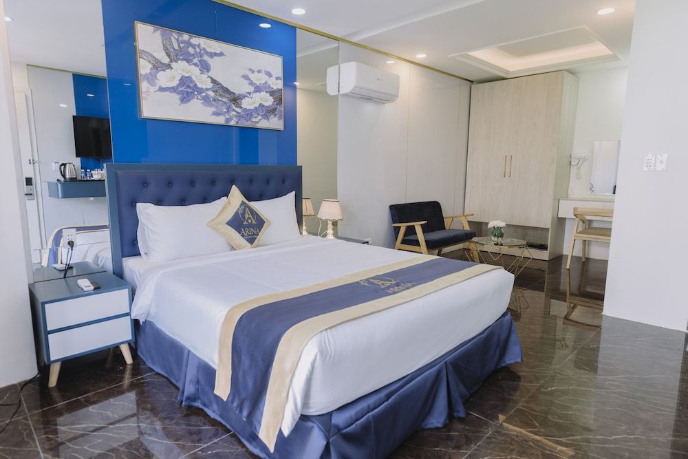Deluxe Room, 1 Queen Bed, Balcony, City View