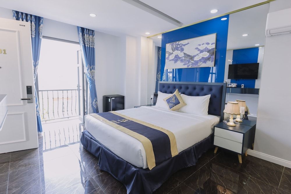 Deluxe Room, 1 Queen Bed, Balcony, City View
