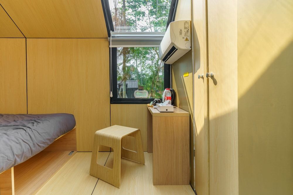 Bobocabin The Tavia Puncak Deluxe Cabin 4