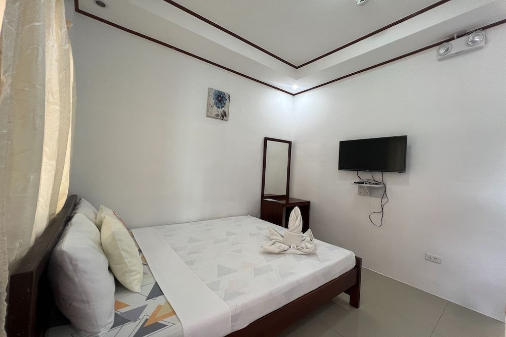 Dinah's Tourist Inn Puerto Princesa Standard Double Room