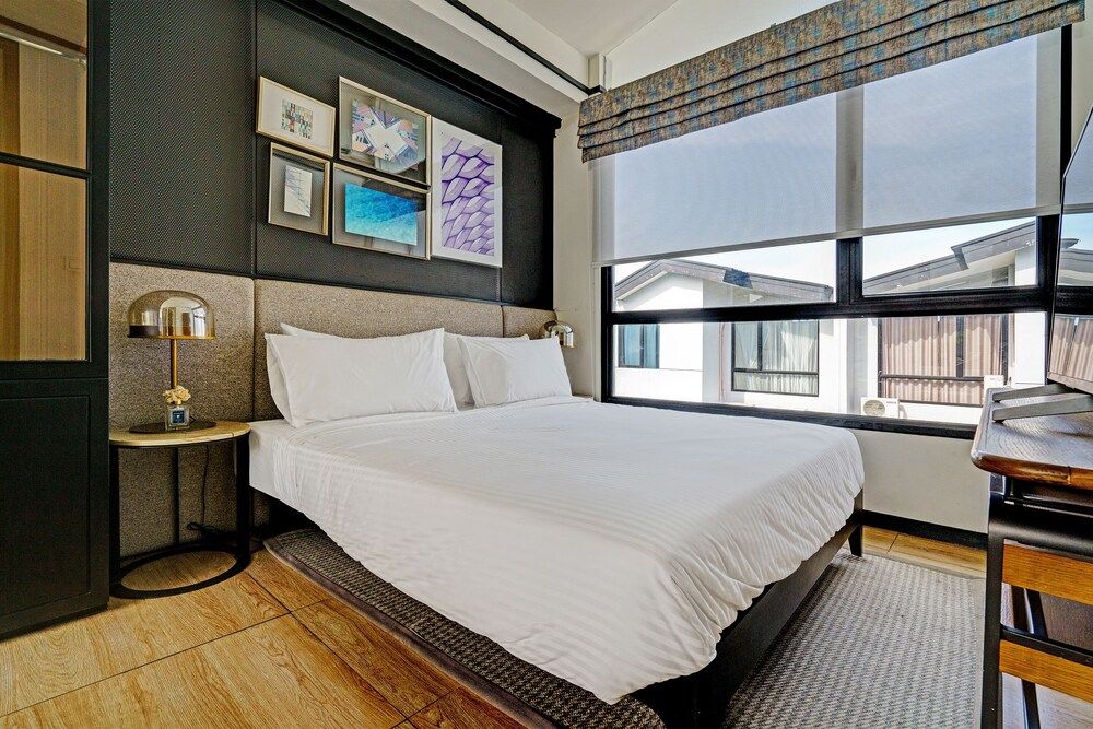 OYO Life 92719 Rolling Hills Residence Karawang Deluxe Double Room 2