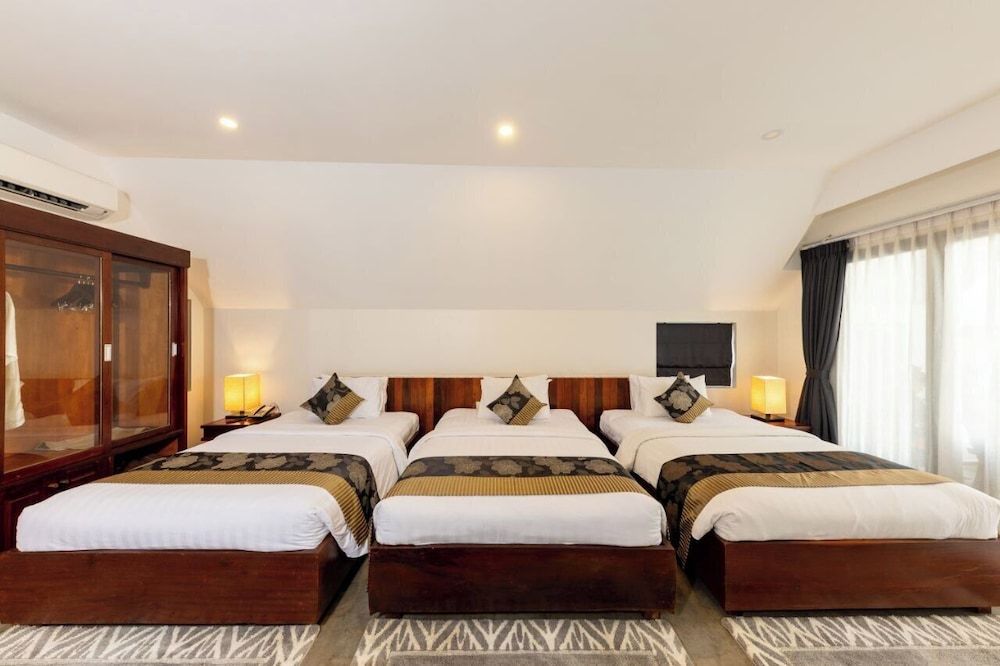 Deluxe Triple Room, Pool View