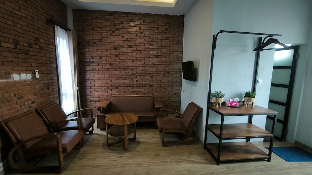 Nez's Guesthouse Syariah Family Studio Suite 7