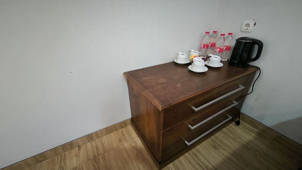 Nez's Guesthouse Syariah Family Studio Suite 5