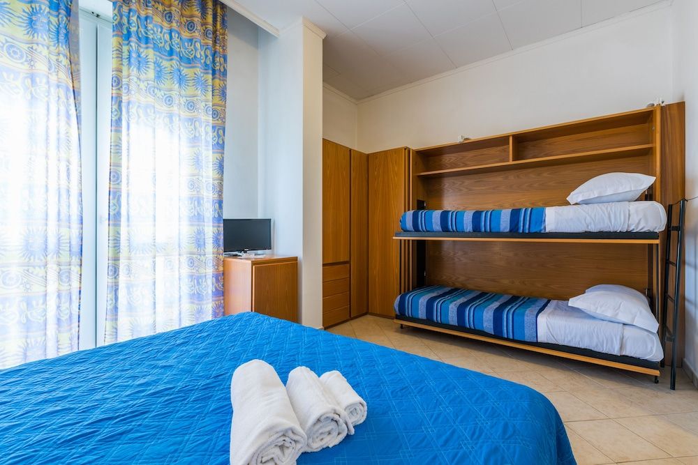 Comfort Quadruple Room, Partial Sea View