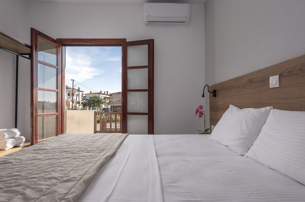 Eleon Suites & Apartments Suite, 2 Bedrooms 5