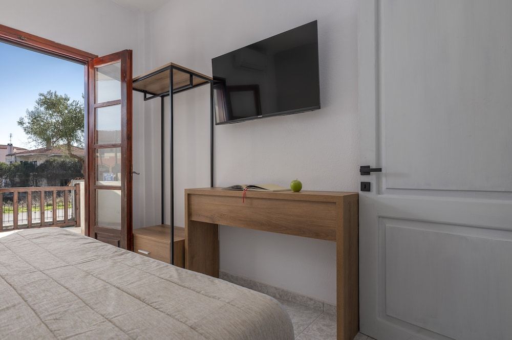 Eleon Suites & Apartments Suite, 2 Bedrooms 8