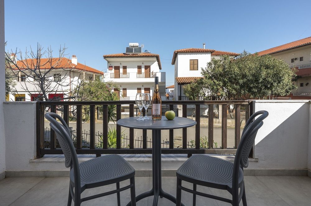 Eleon Suites & Apartments Suite, 1 Bedroom 4