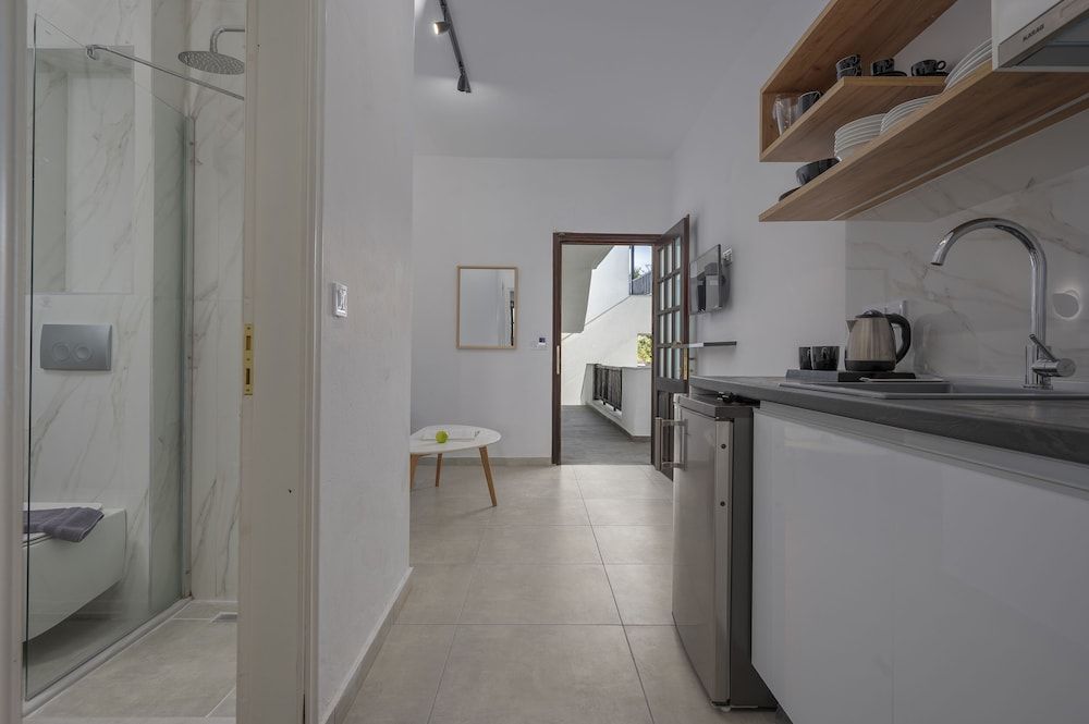 Eleon Suites & Apartments Suite, 1 Bedroom 5