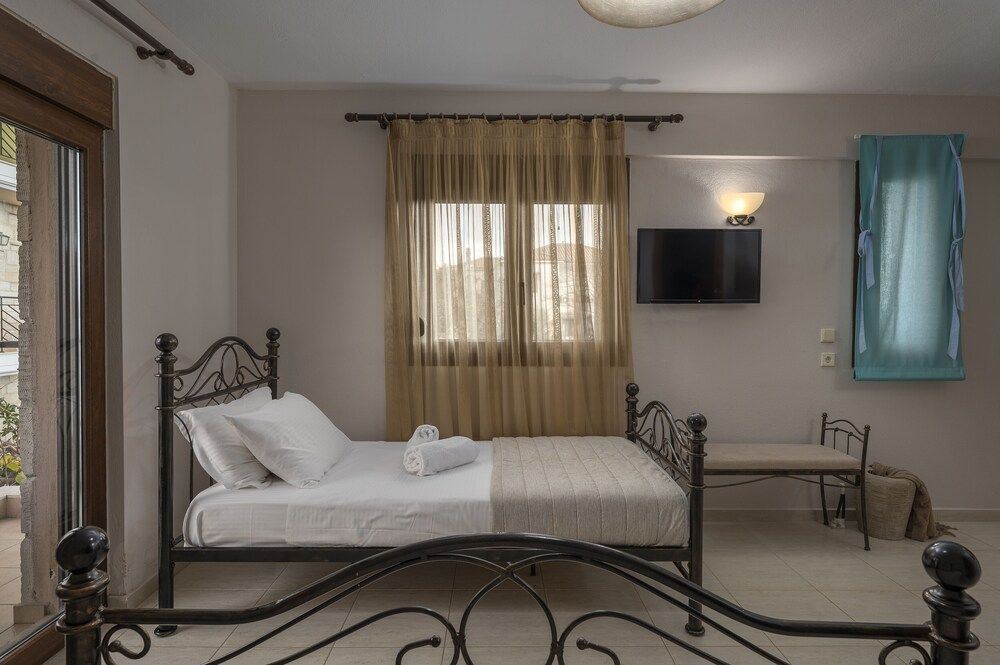 Eleon Suites & Apartments Standard Triple Room Ground Floor 2