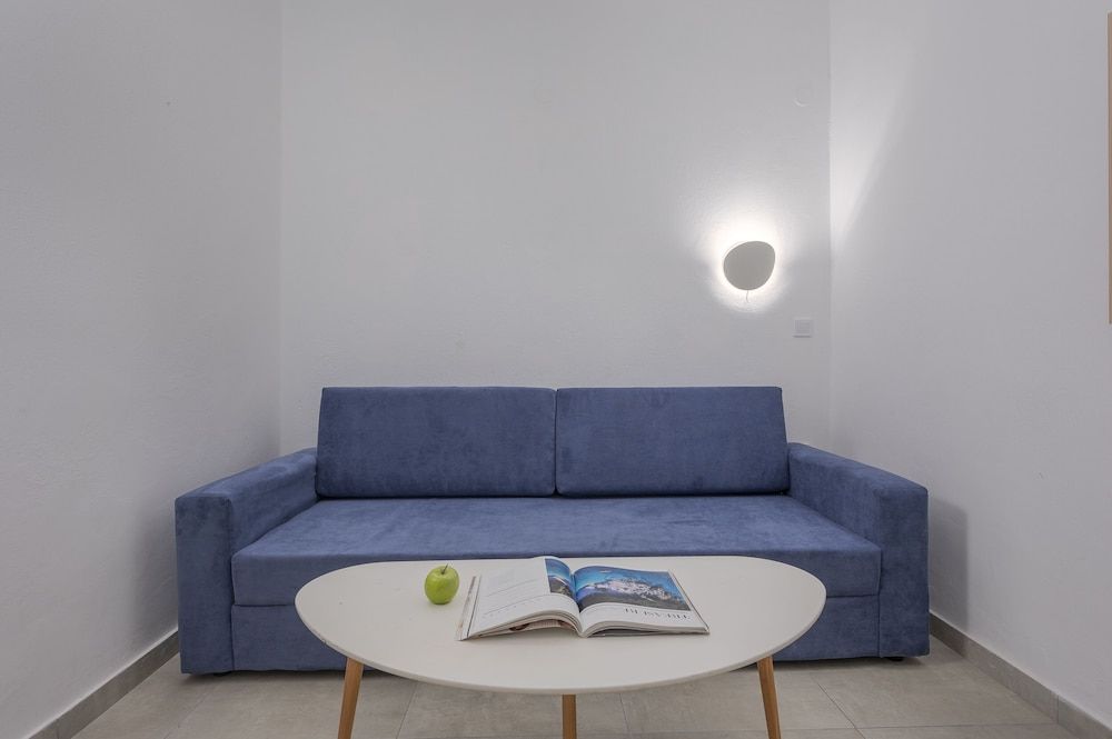 Eleon Suites & Apartments Suite, 1 Bedroom 9