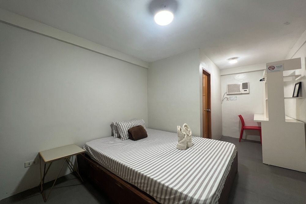 Happy Grey Hotel Vigan Classic Double Room