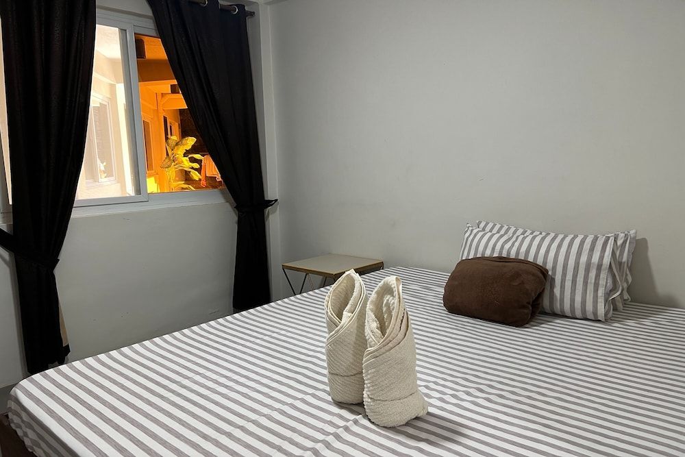 Happy Grey Hotel Vigan Classic Double Room 2