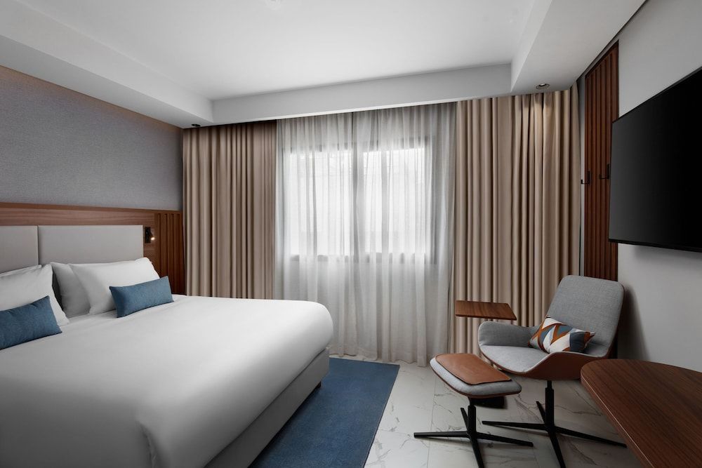 Standard Room, 1 King Bed
