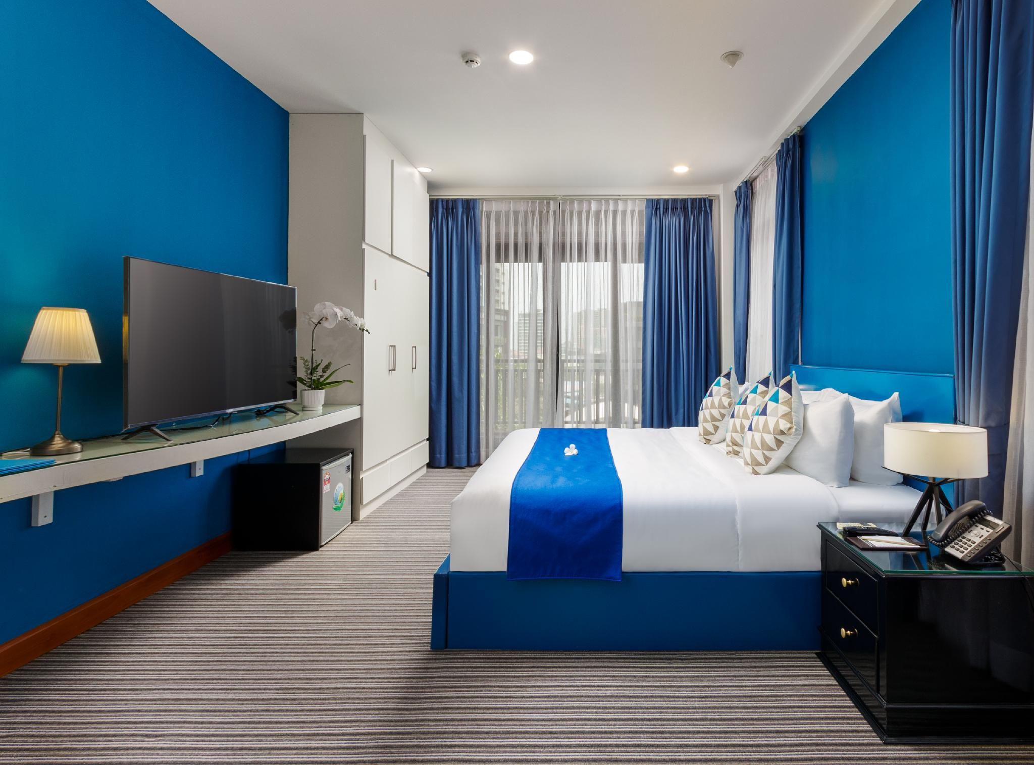 Jaya Suites Hotel Vertigo King with Balcony