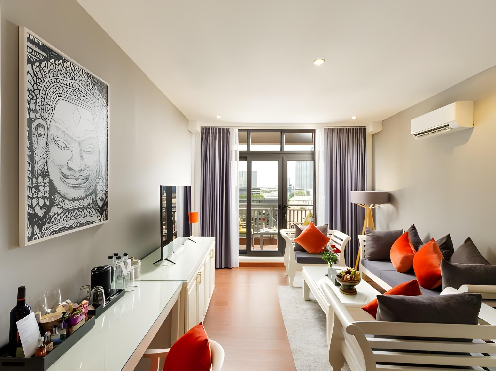 Cocoon Suite Queen with Balcony