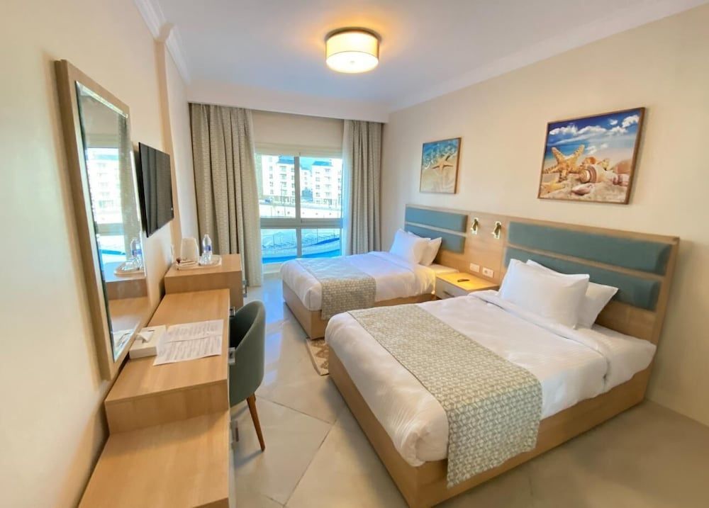 Azur One Eleven - New Alamein Junior Suite, Pool View 2