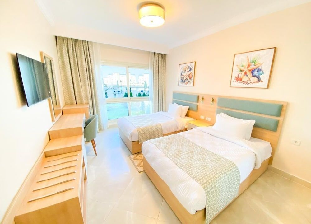 Azur One Eleven - New Alamein Junior Suite, Pool View 3