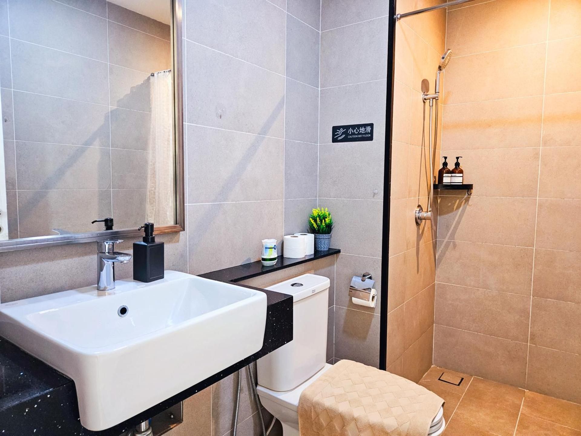 Two-Bedroom Apartment with City View
