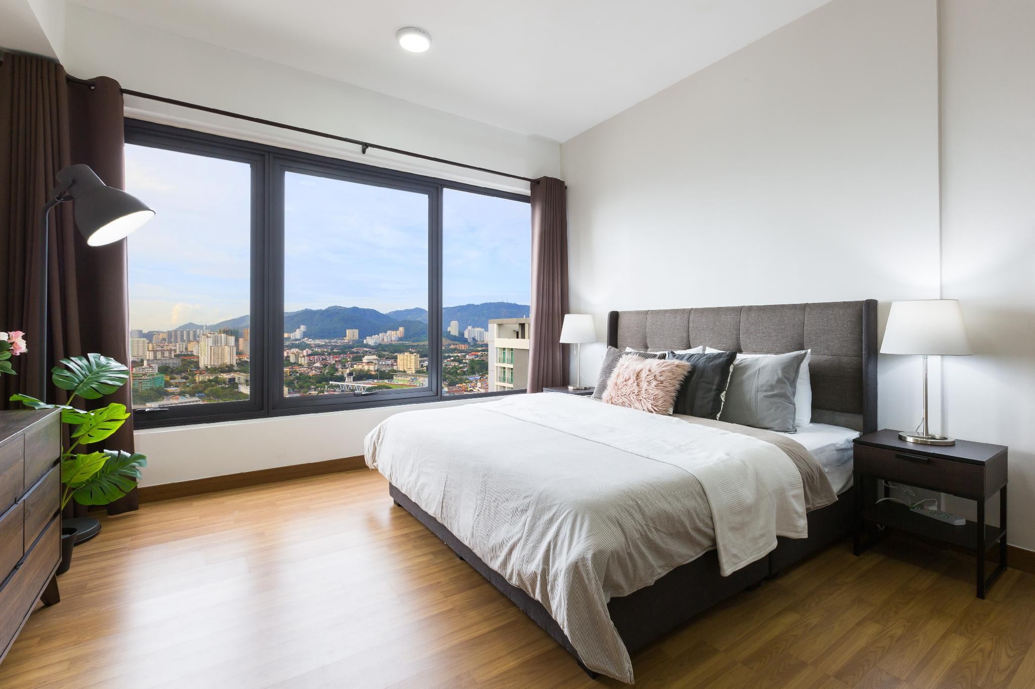 1 King Bed Studio With Sofa