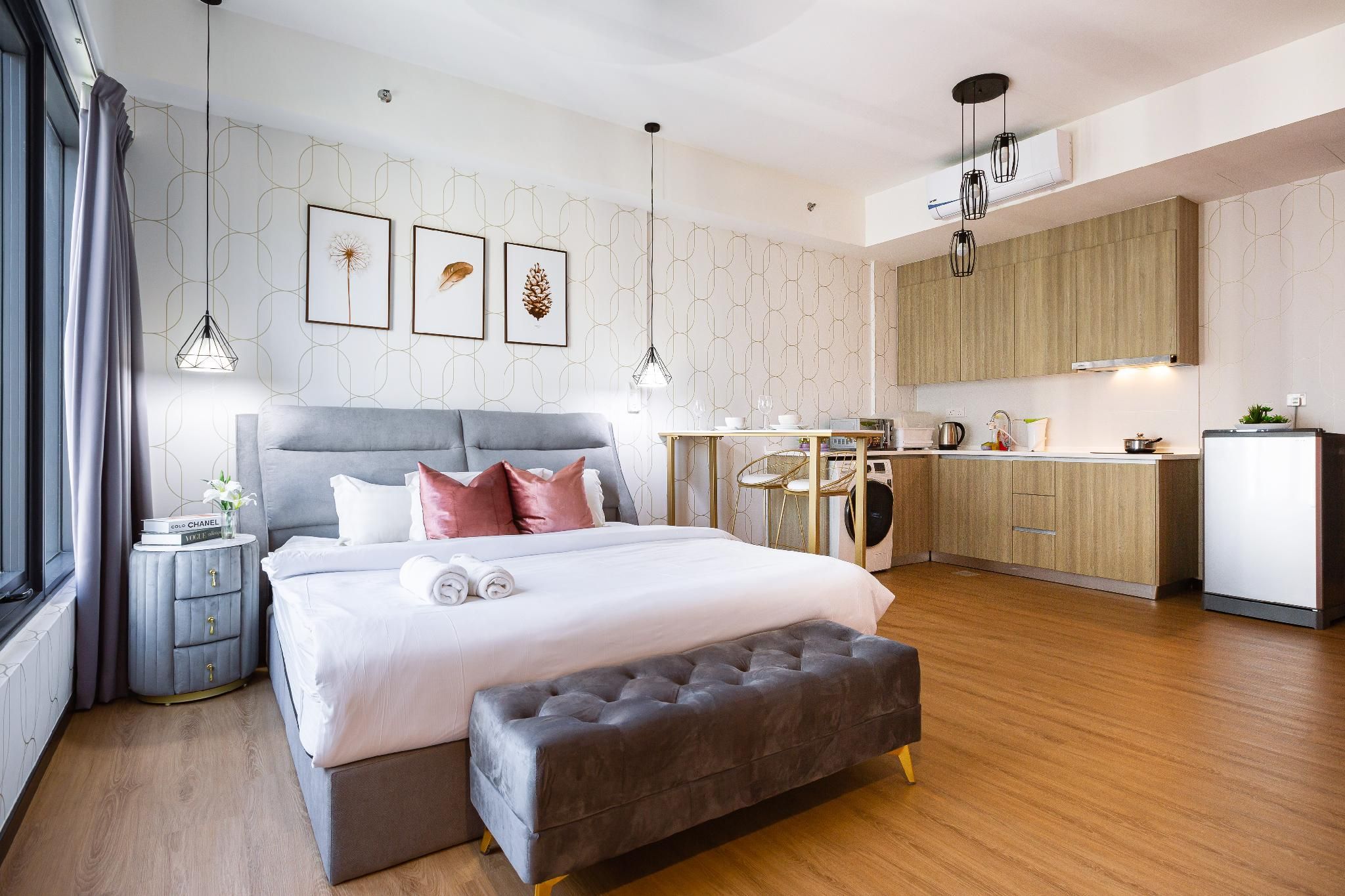 Studio Apartment