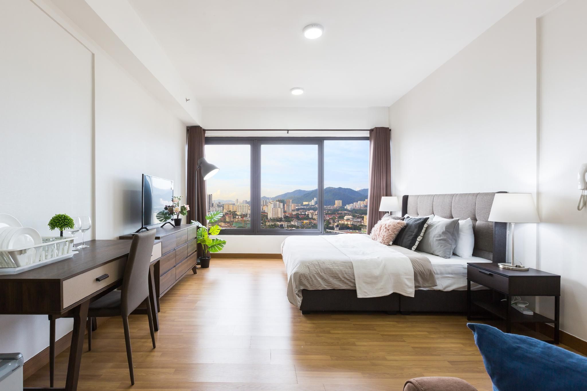 1 King Bed Studio With Sofa