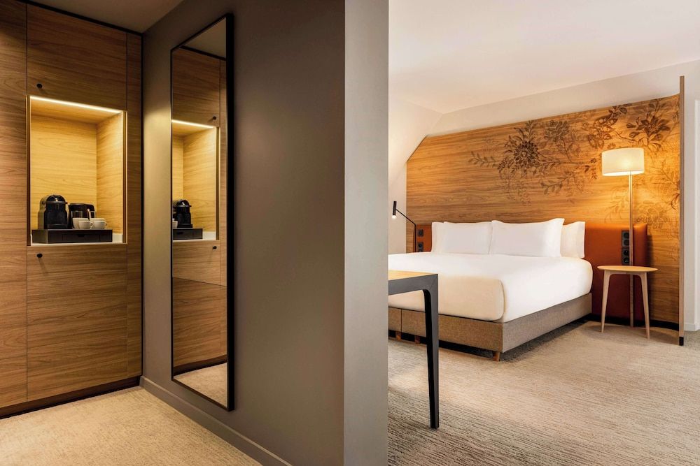 Deluxe Room, 1 King Bed