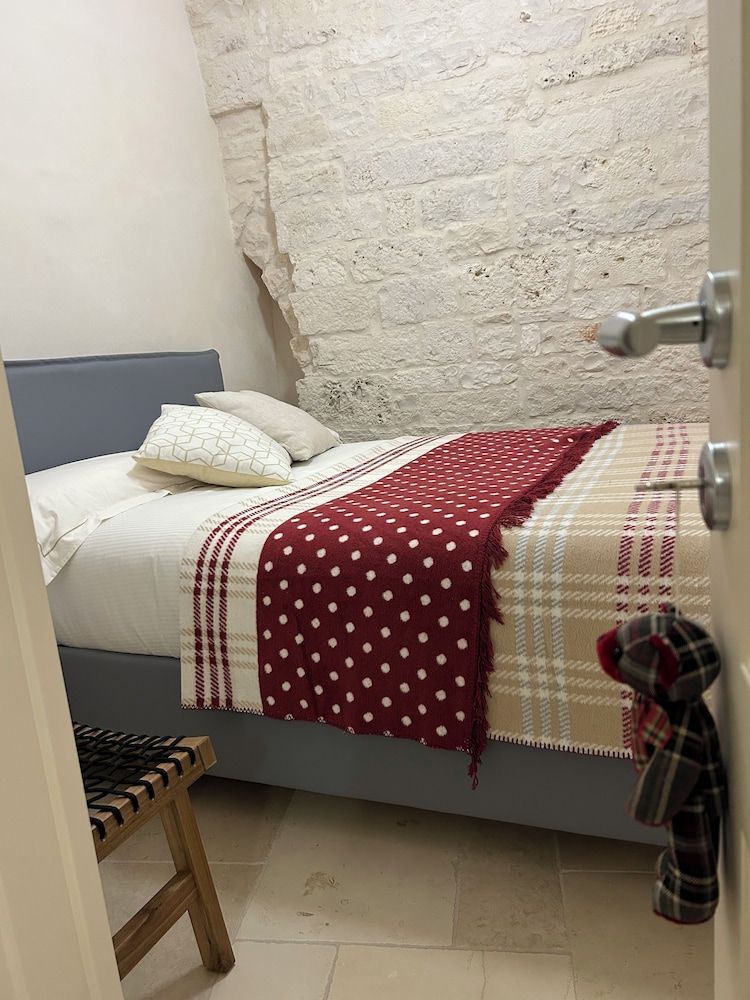 Montesanto 60 Suite & Relax Alberobello Deluxe Suite, Private Bathroom, Courtyard View 3