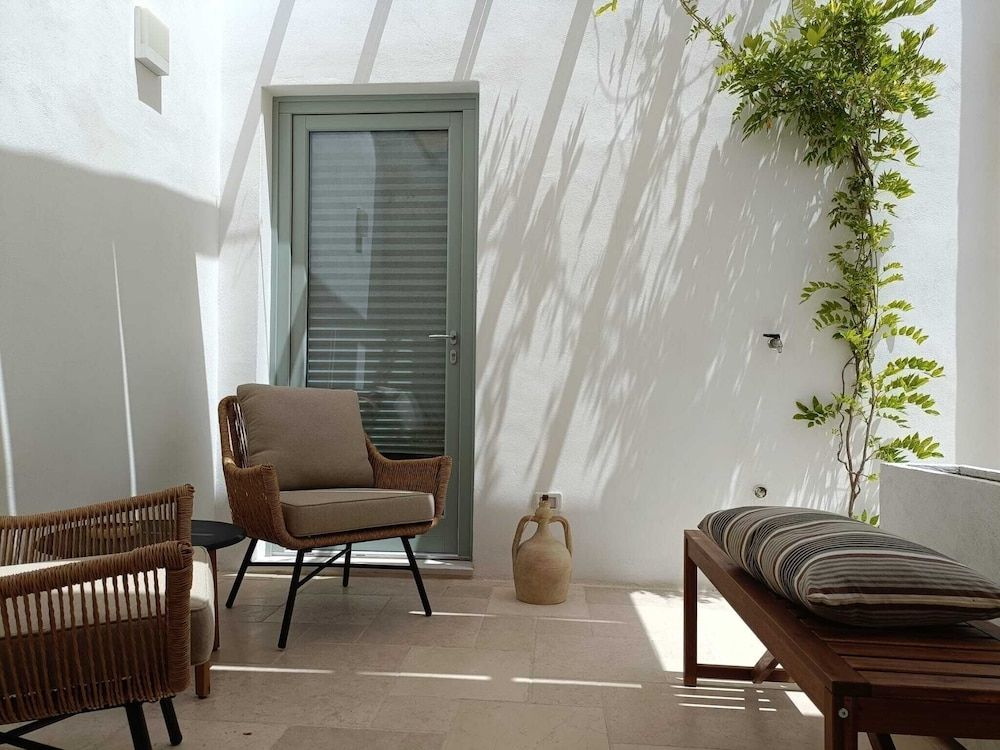 Montesanto 60 Suite & Relax Alberobello Deluxe Suite, Private Bathroom, Courtyard View 4