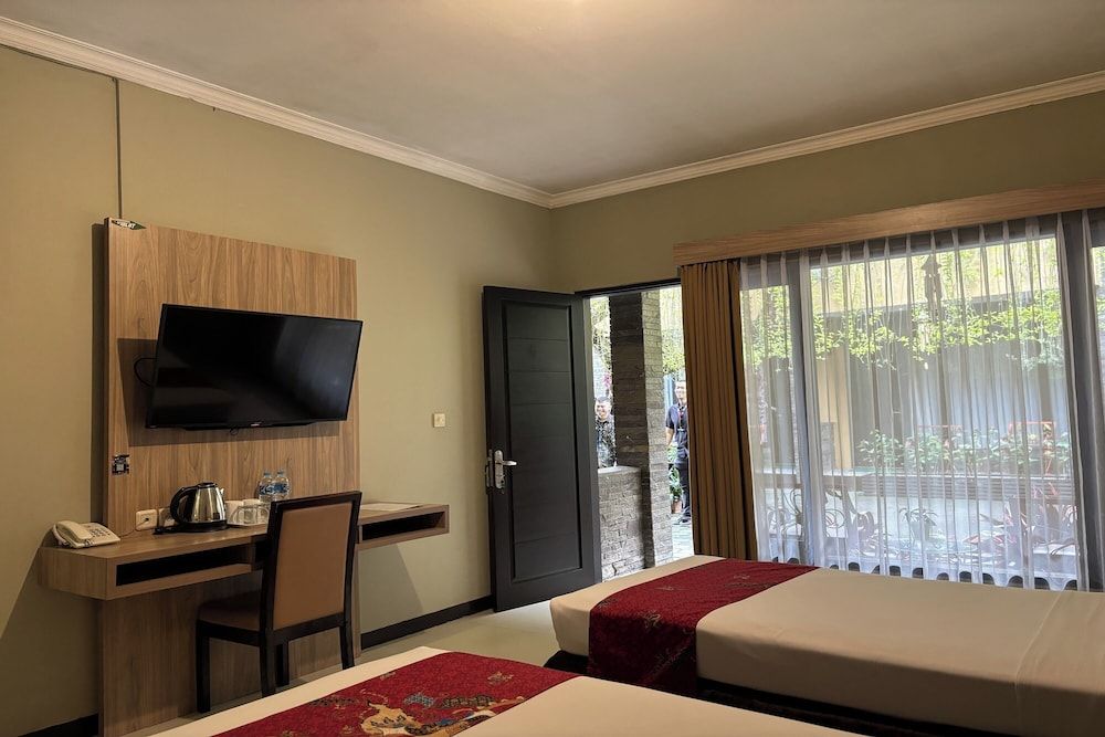 Hotel Pesona Bamboe Lembang Executive Twin Bed Pool Access 2