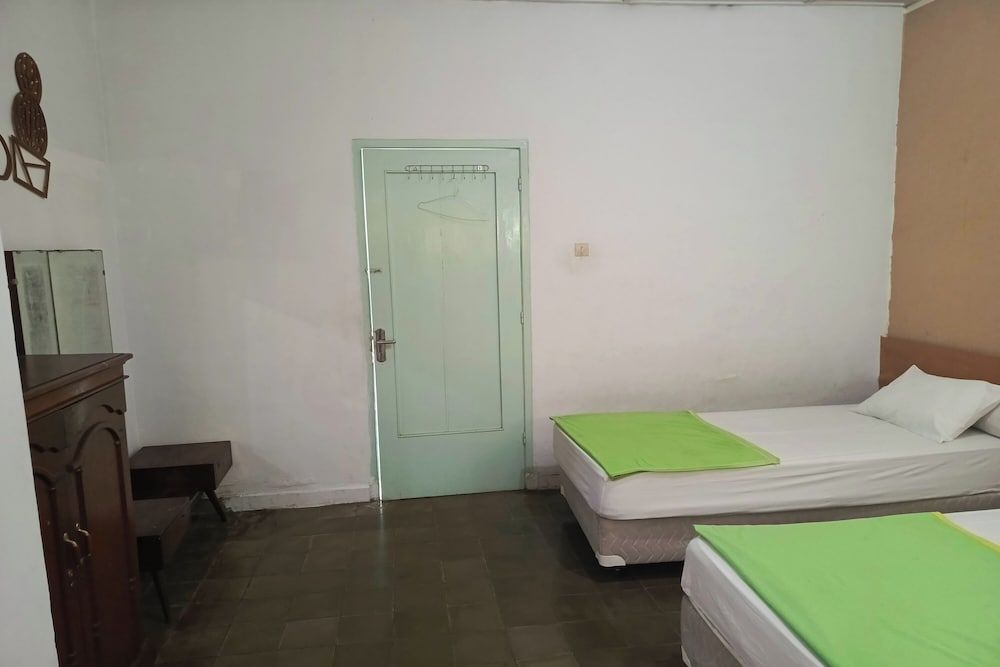 Surga Family House Standard Villa, 3 Bedrooms 5