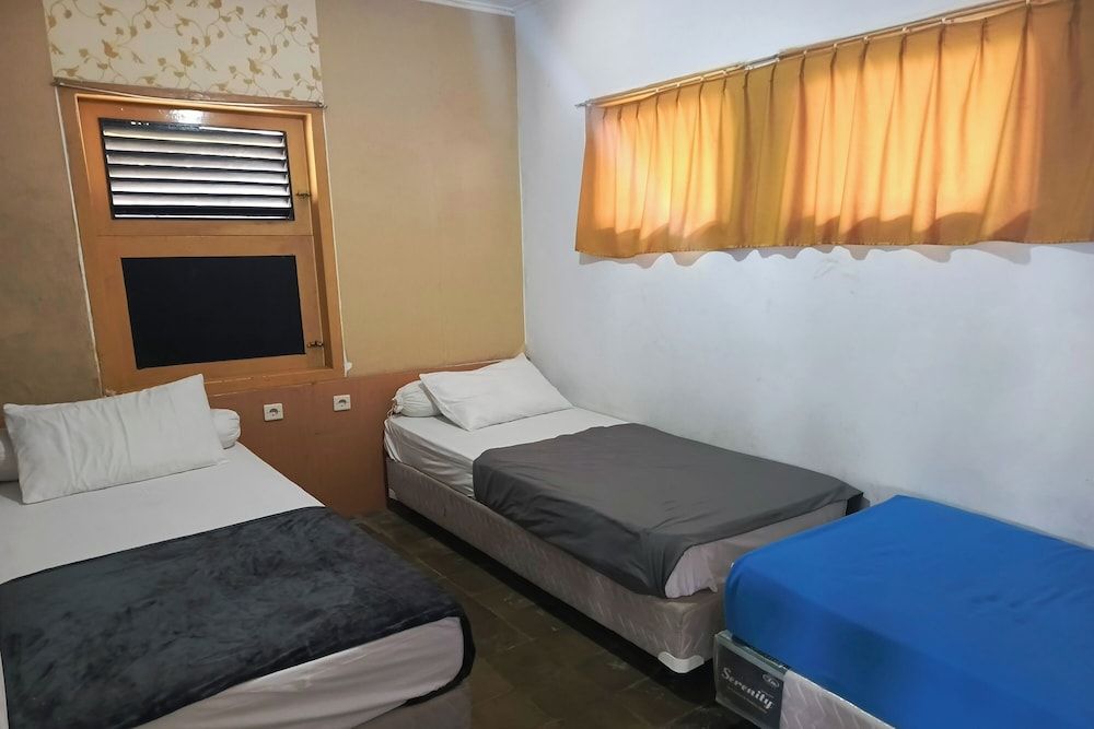 Surga Family House Standard Villa, 3 Bedrooms, Pool View 3