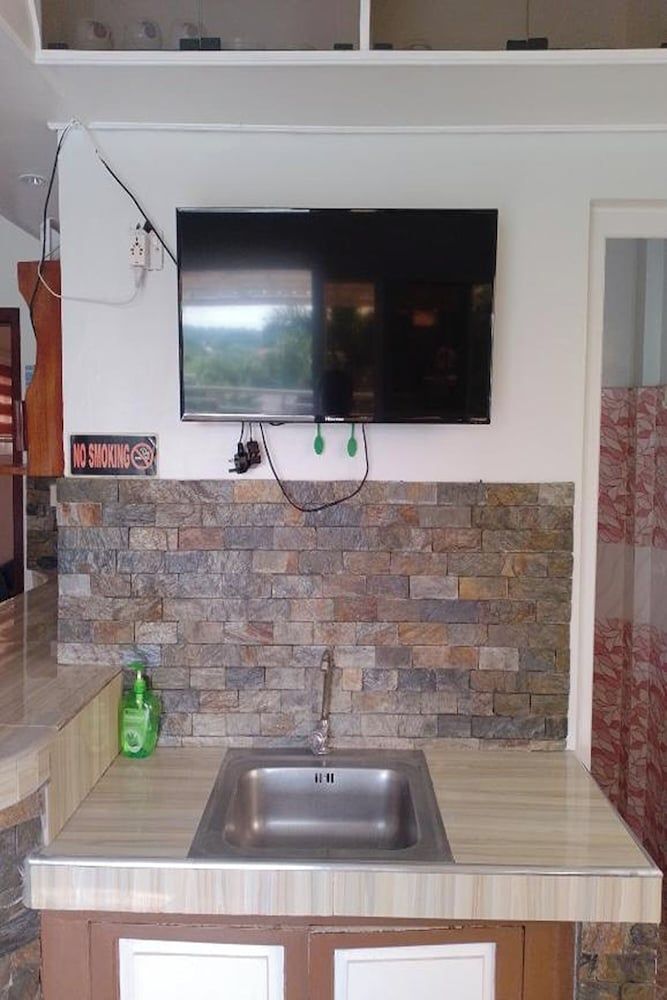 FNT Transient House near Hundred Islands Family Double Room 5