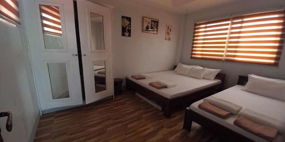FNT Transient House near Hundred Islands Family Double Room 2
