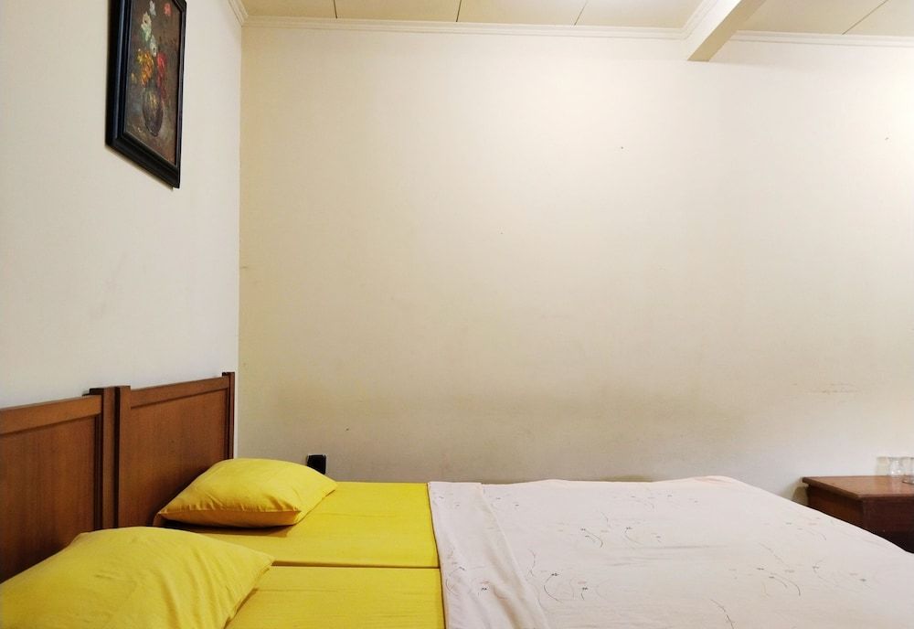 Hotel Grand Astoeti Standard Twin Room 7