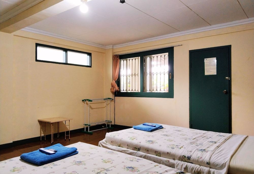 Hotel Grand Astoeti Family Room 4